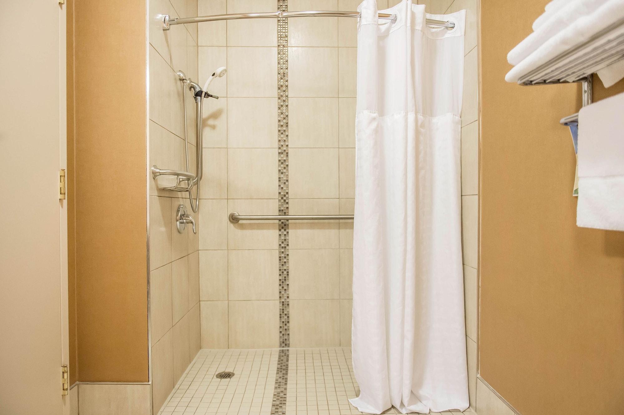 Comfort Inn Броквилл Экстерьер фото