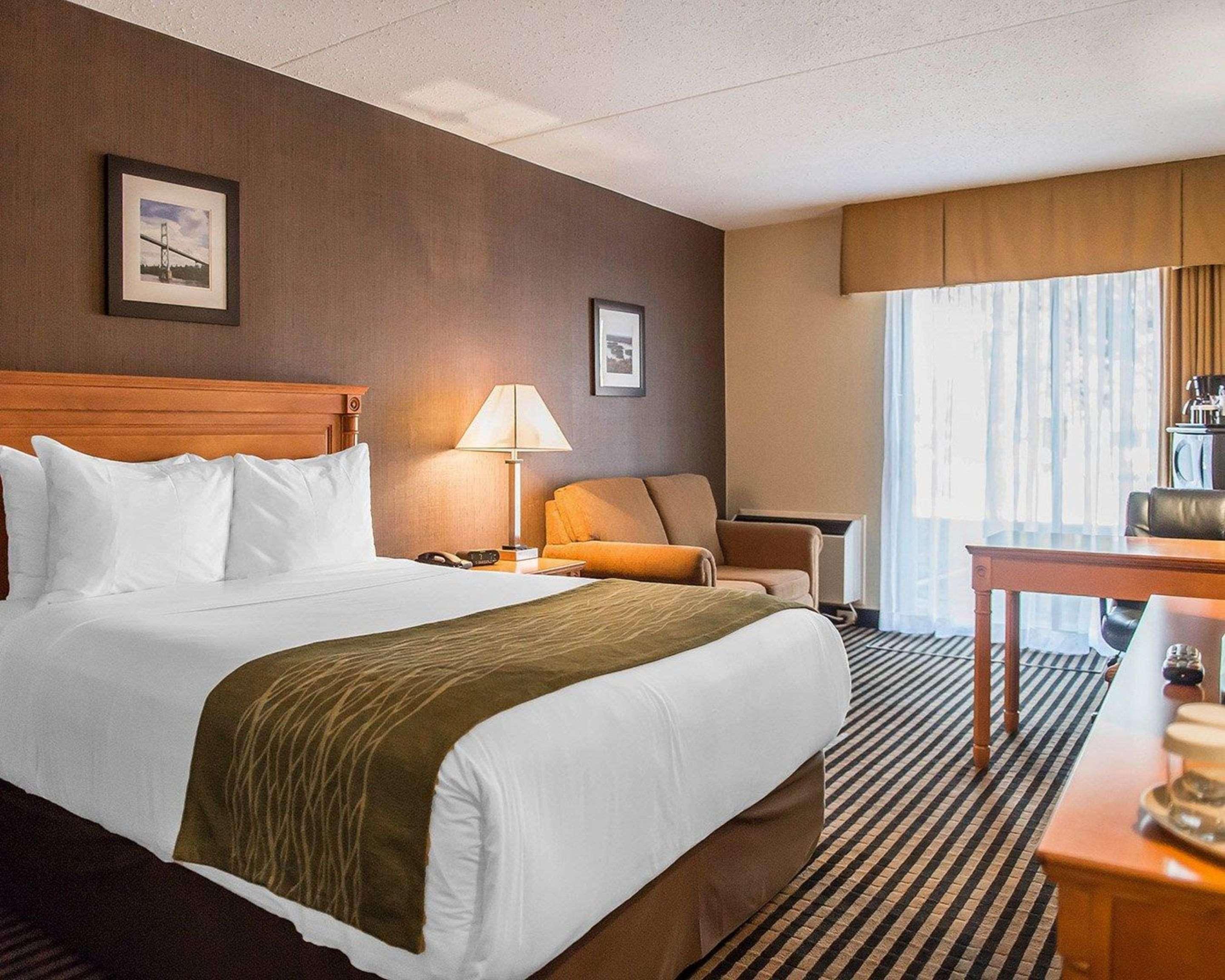 Comfort Inn Броквилл Экстерьер фото