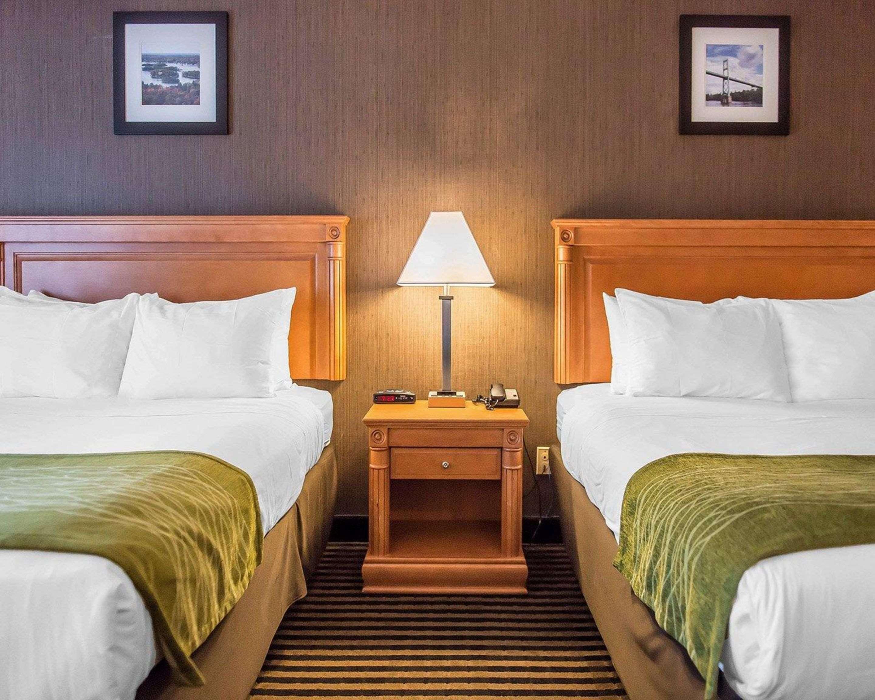 Comfort Inn Броквилл Экстерьер фото