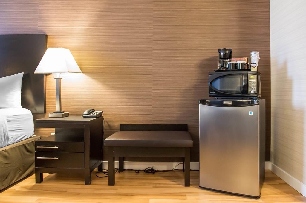 Comfort Inn Броквилл Экстерьер фото