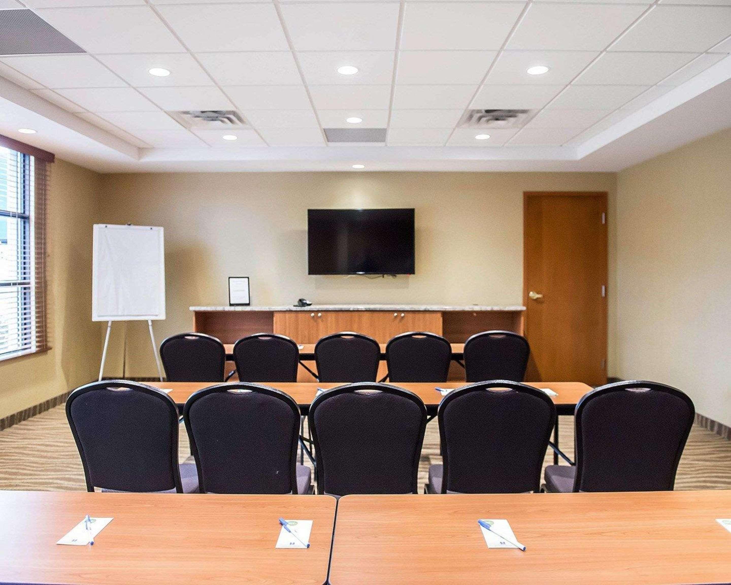 Comfort Inn Броквилл Экстерьер фото