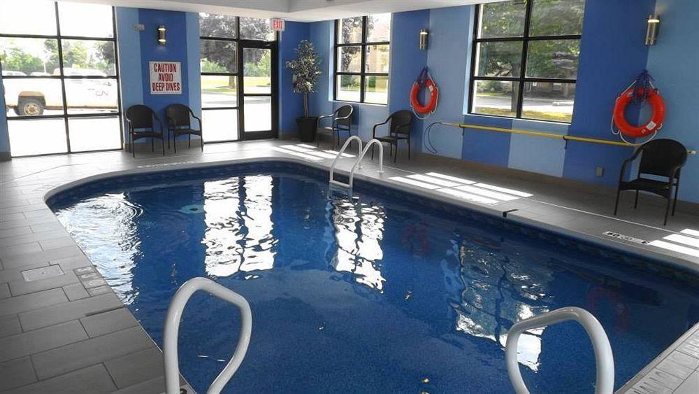 Comfort Inn Броквилл Экстерьер фото