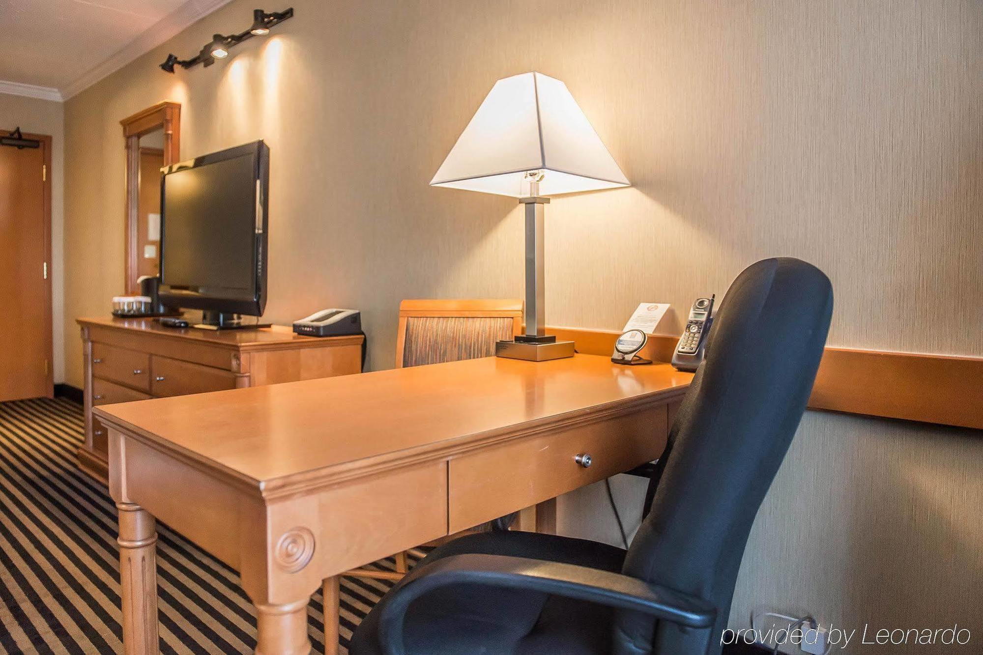 Comfort Inn Броквилл Экстерьер фото