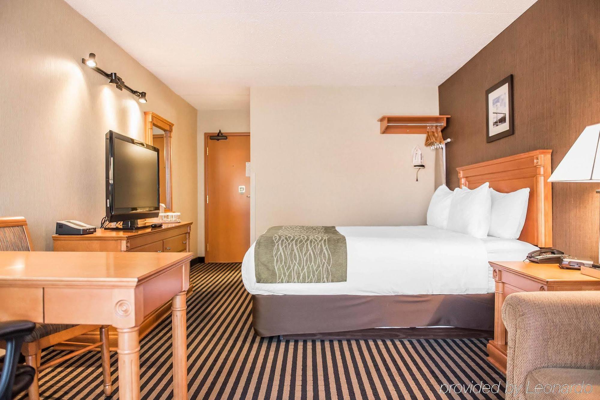 Comfort Inn Броквилл Экстерьер фото
