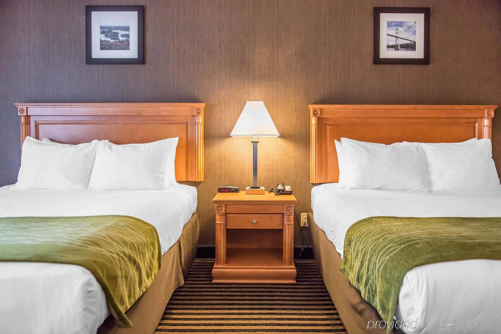 Comfort Inn Броквилл Экстерьер фото